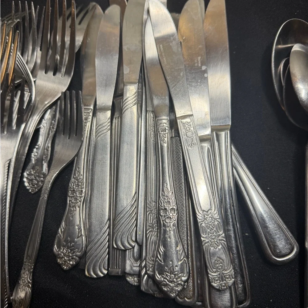Elegant Silver Cutlery Set